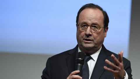 Hollande vole au secours des Kurdes et égratigne la diplomatie macronienne