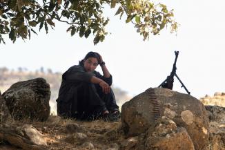 Une combattante kurde du PKK dans les montagnes de Qandil au Kurdistan irakien, le 30 septembre 2006.
