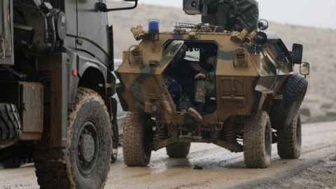 Forces turques et djihadistes se côtoient dans les combats