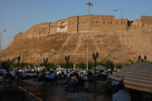 La citadelle d'Hawler surplombe la ville